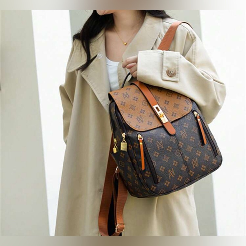 New Elegant Backpack - Picture 9 of 11